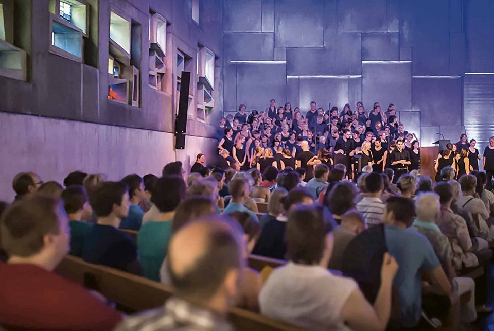 Line arrays en krachtige luidsprekersystemen voor moderne muziek in kerken is mogelijk met Fohhn